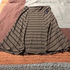 NWT APT9 Olive Green & Black Skirt